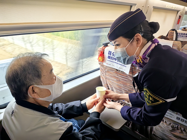 长三角铁路今日迎来返程客流高峰，预计发送370万人次